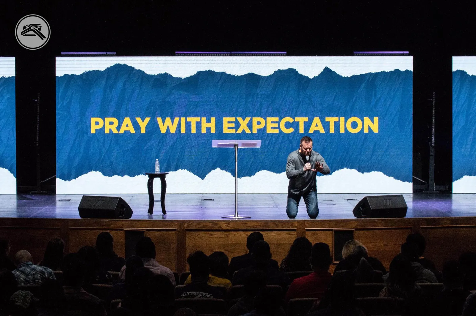 Church LEDs video wall installation