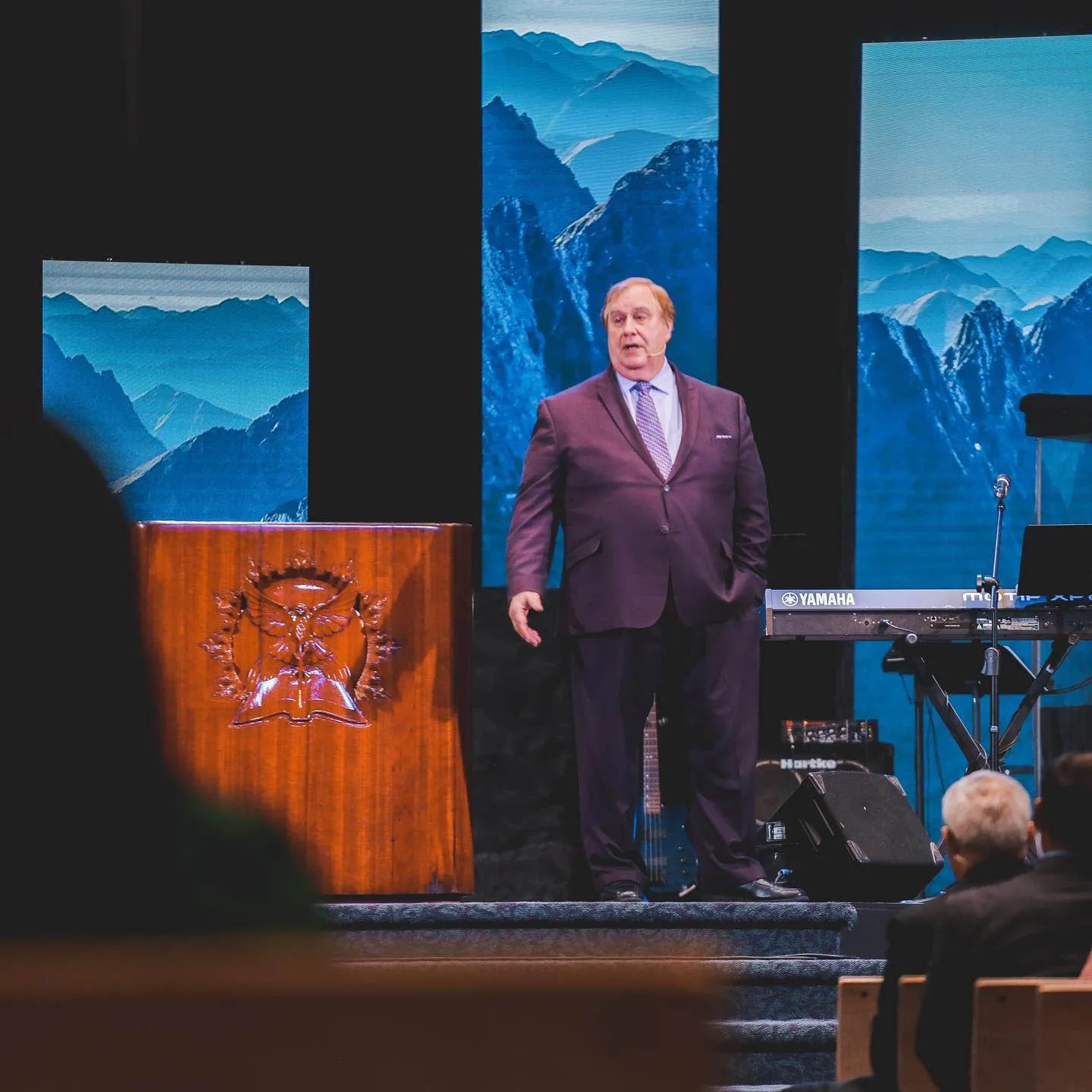 Church LEDs video wall installation