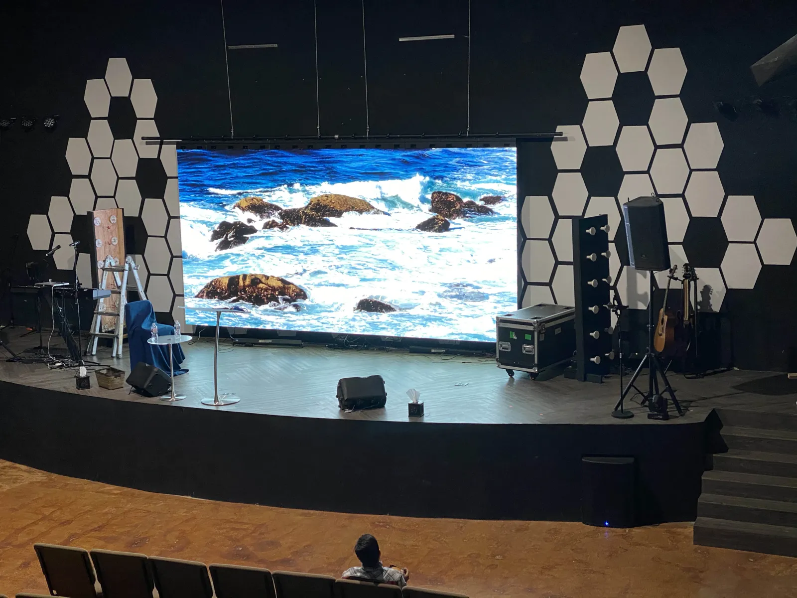 Church LEDs video wall installation