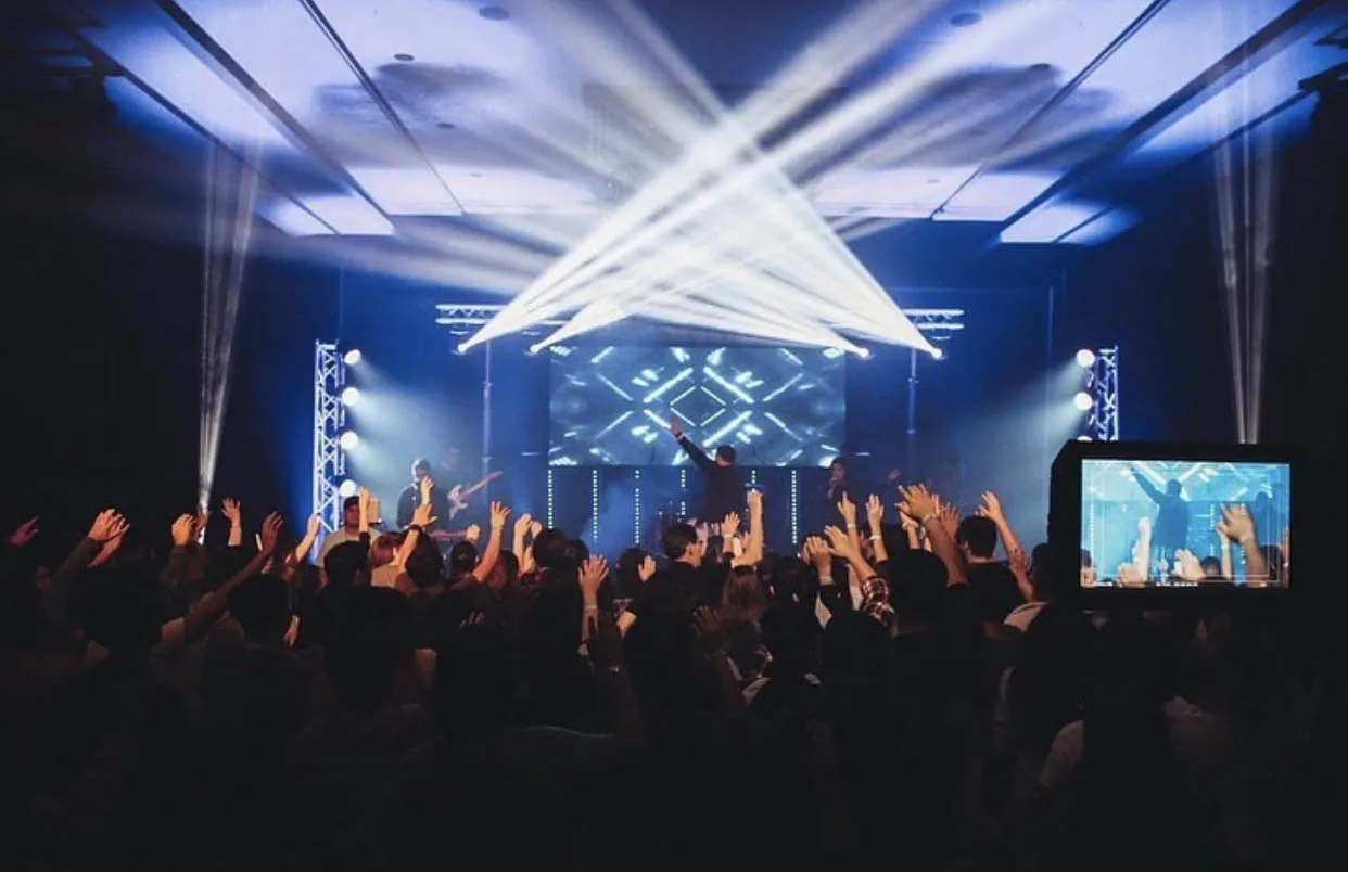 Church LEDs video wall installation