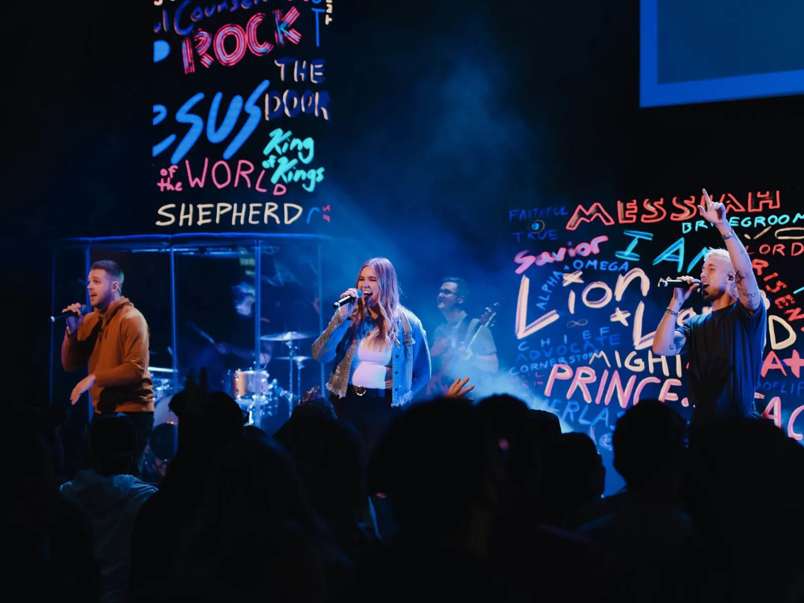 Church LEDs video wall installation