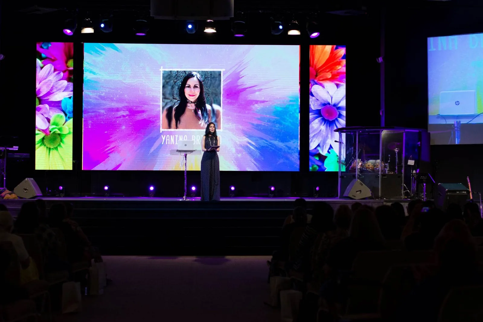 Church LEDs video wall installation