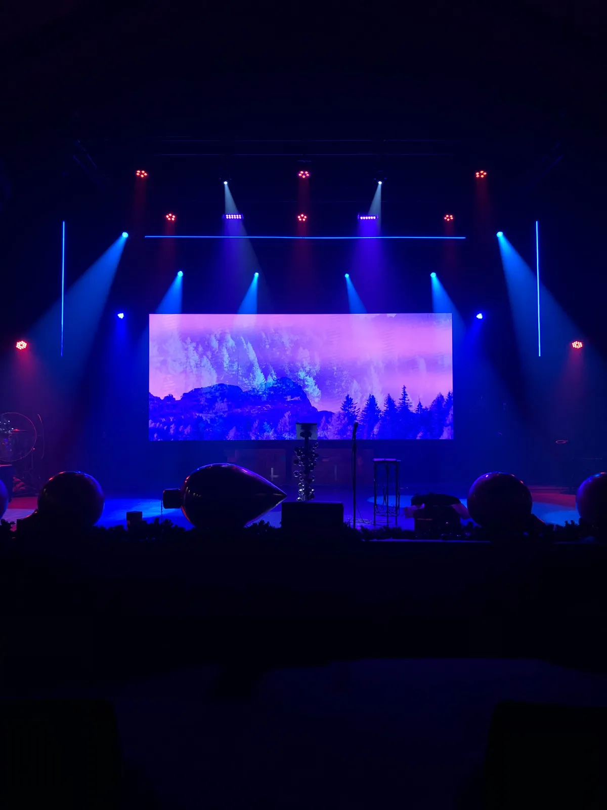 Church LEDs video wall installation