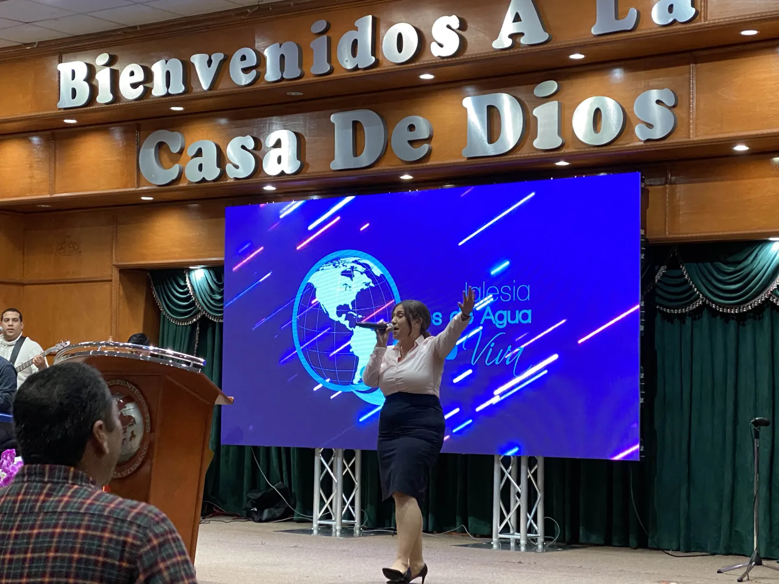 Church LEDs video wall installation