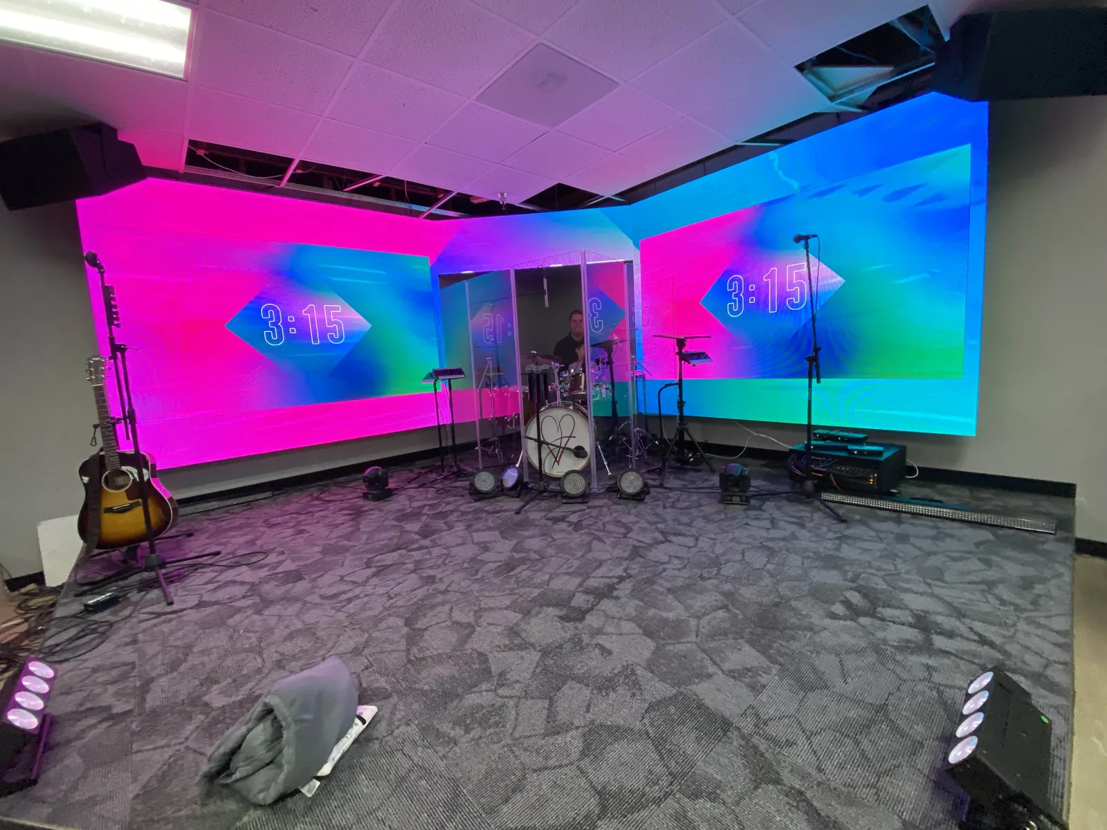 Church LEDs video wall installation