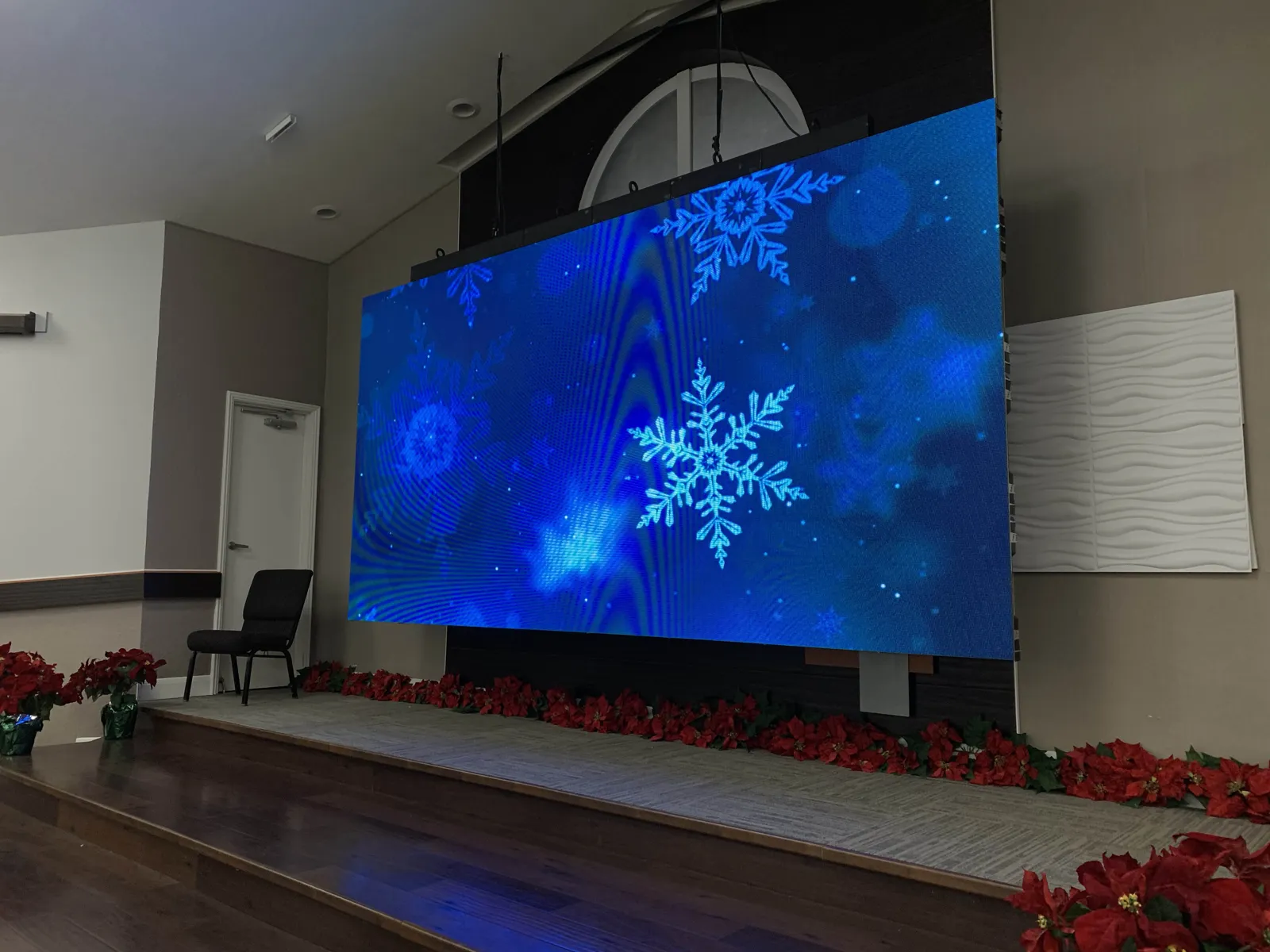 Church LEDs video wall installation