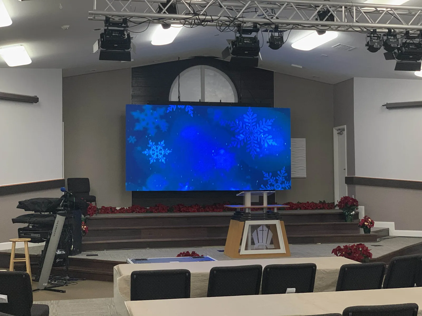 Church LEDs video wall installation