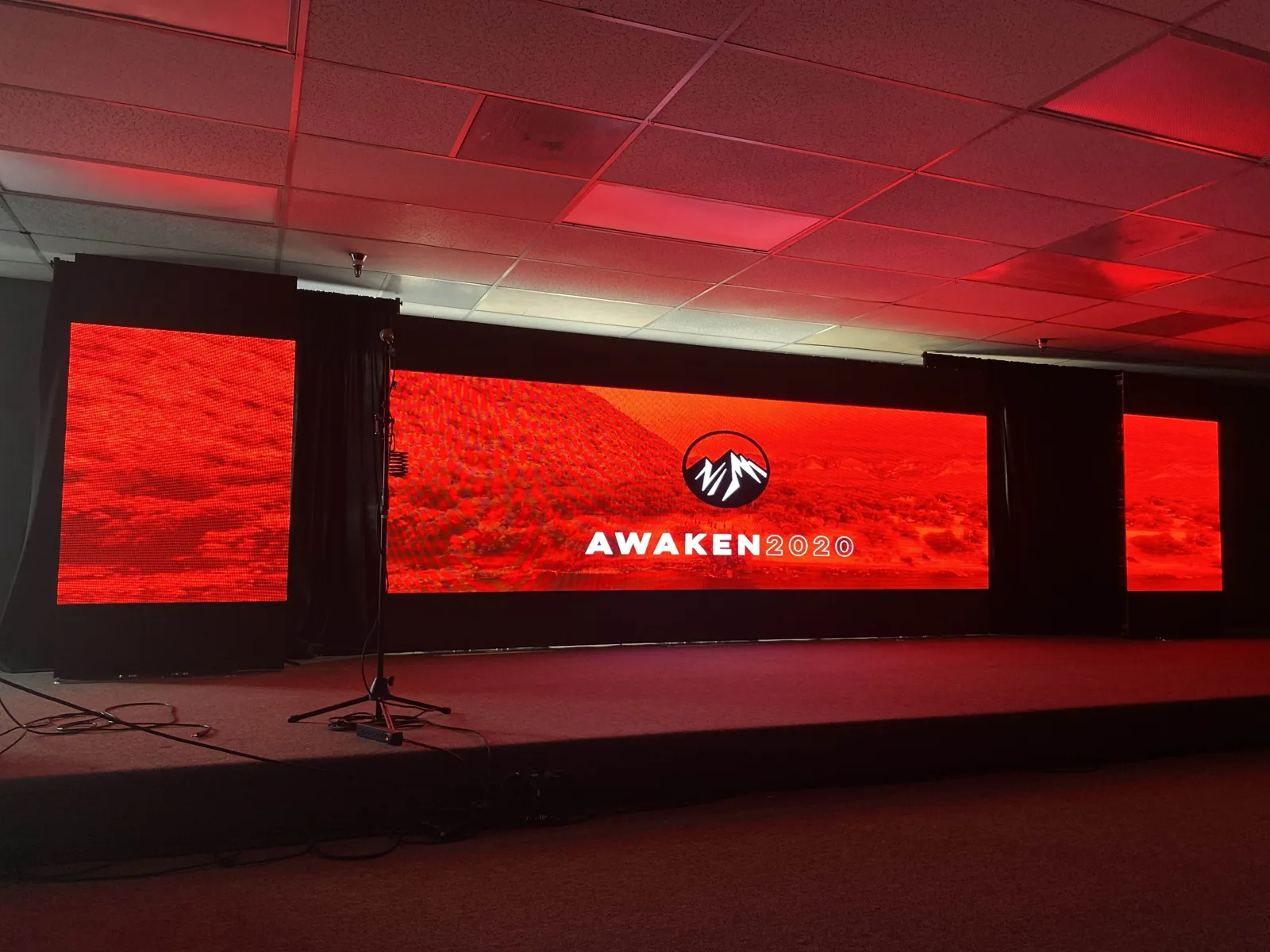 Church LEDs video wall installation