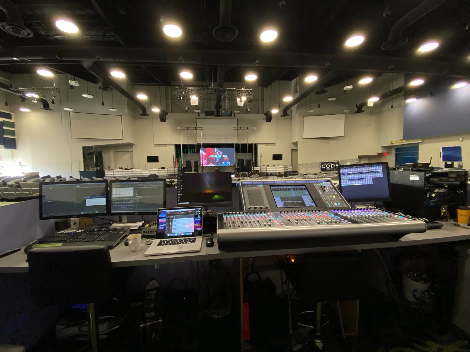 Church LEDs video wall installation